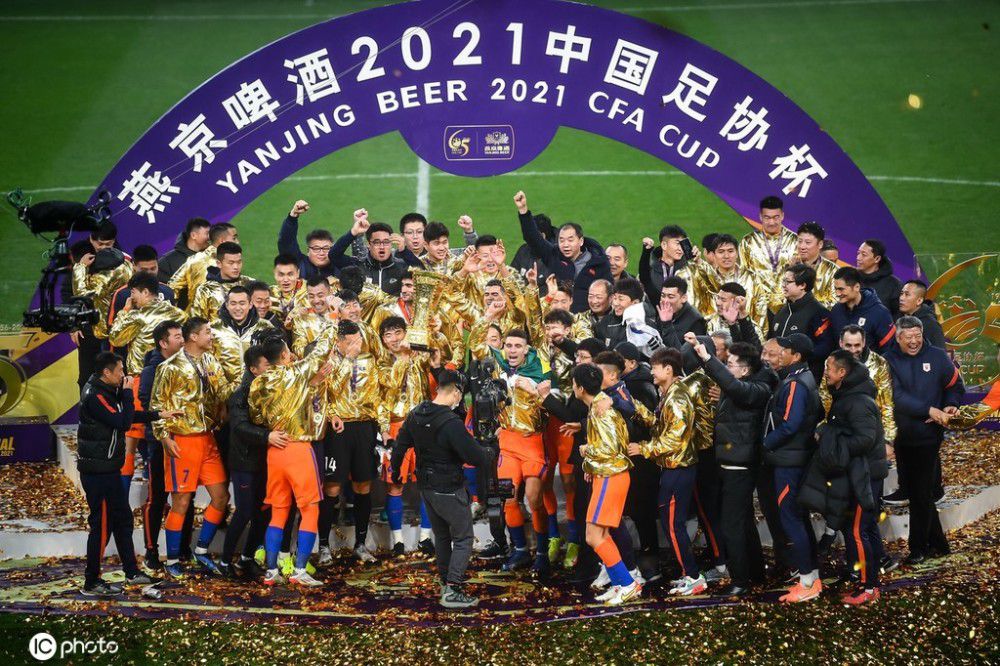 由吴炫辉执导，古天乐担任总监制，古天乐、刘青云、刘嘉玲领衔主演，姜皓文、谢君豪、吴倩、万国鹏主演，张家辉友情客串，刘浩良、麦天枢担任编剧的中国第一部机甲硬科幻爽片《明日战记》今日发布了“全视角制作特辑”，为观众揭秘了影片中重要场景的制作全过程